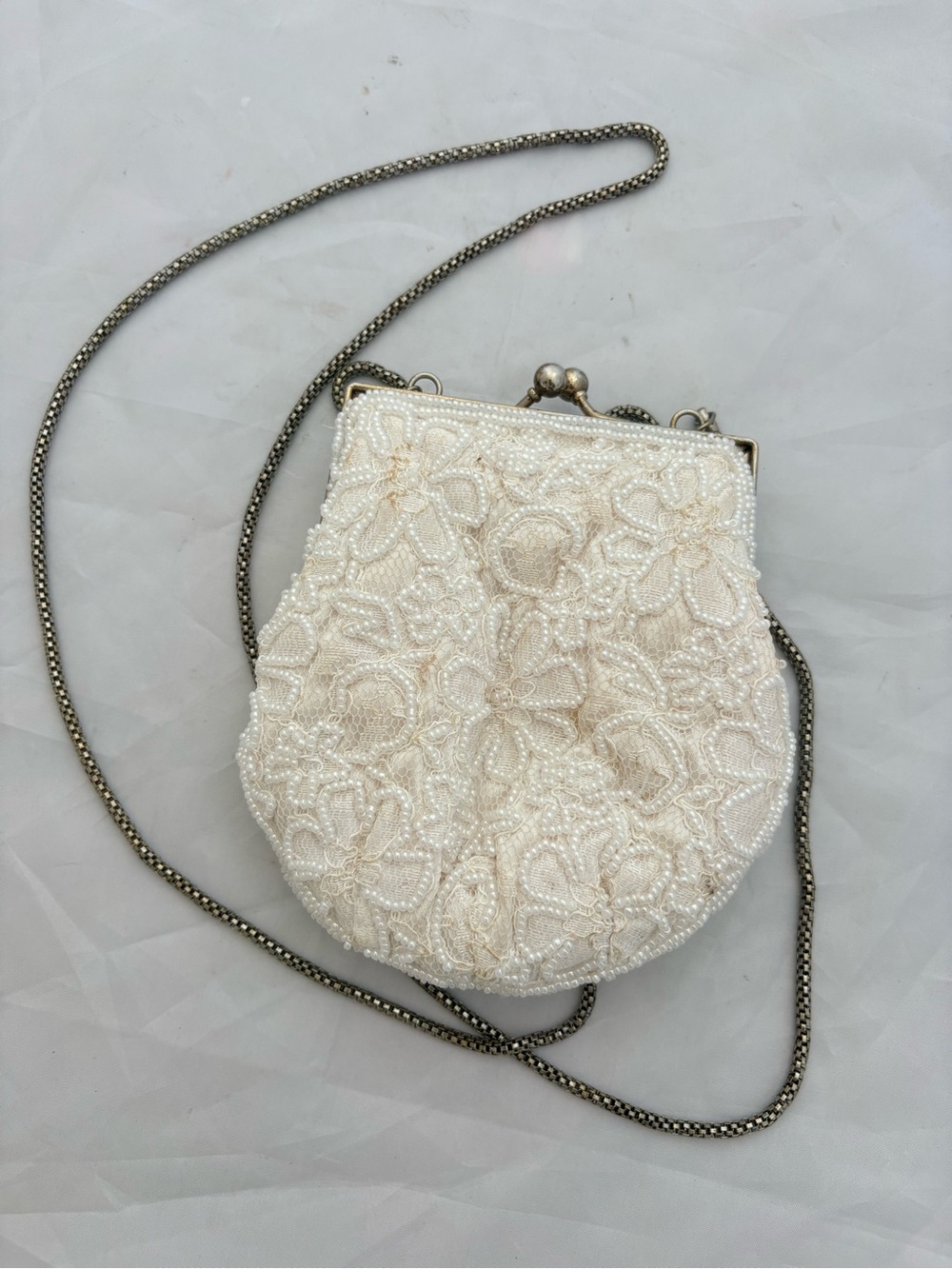 Beaded La Regale Brand MCM Floral Crossbody Bag in Cream With KISS Lock